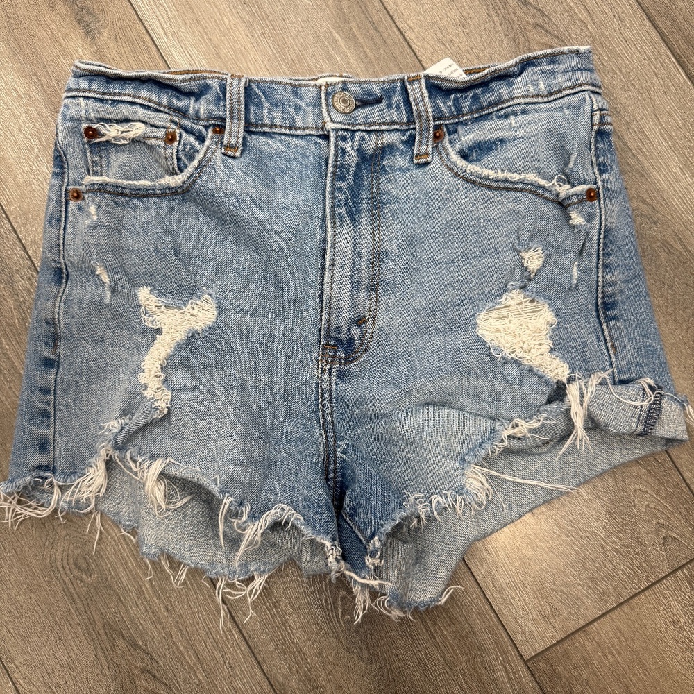 Pre-Owned Women's Abercrombie & fitch High Rise distressed  shorts size 29 -cp